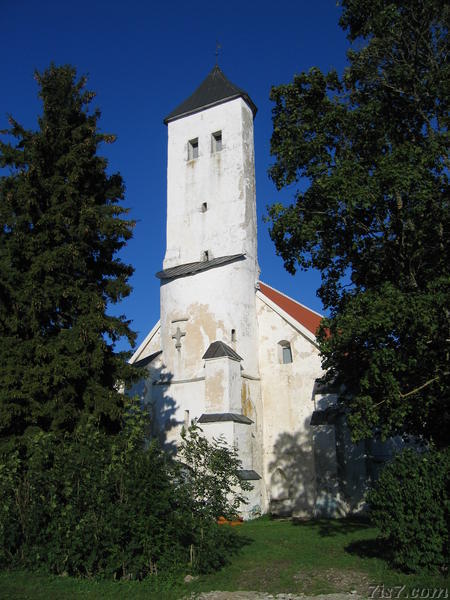 Photo of the Gothic style Harju-Risti Church