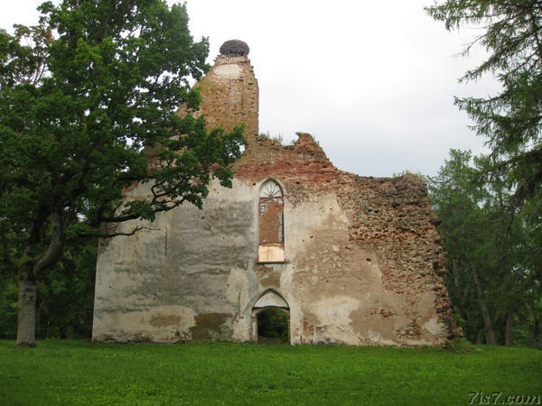 Back of Helme church ruins