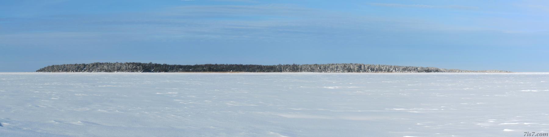 Heinlaid seen from the ice road
