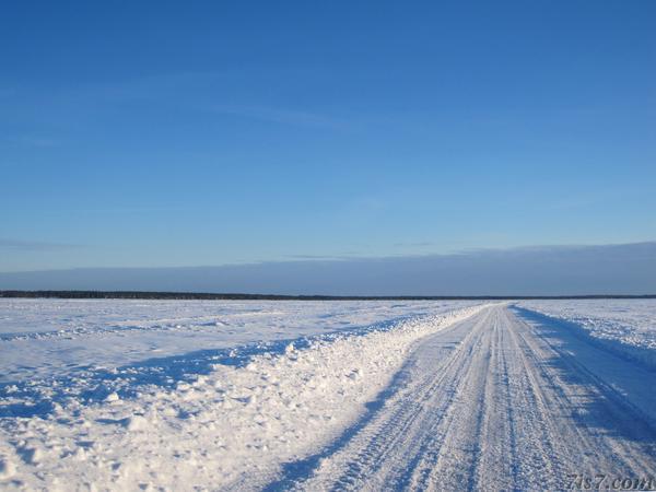 From Hiiumaa to Saaremaa across
the frozen sea