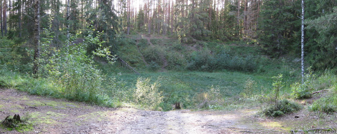 Põrguhaud Meteorite Crater in Ilumetsa