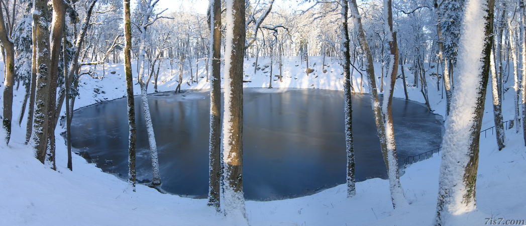 The Kaali meteorite crater during winter