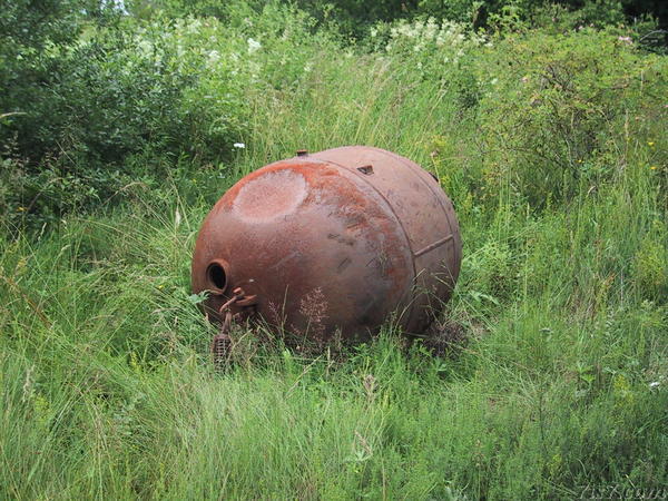 Sea mines lie around