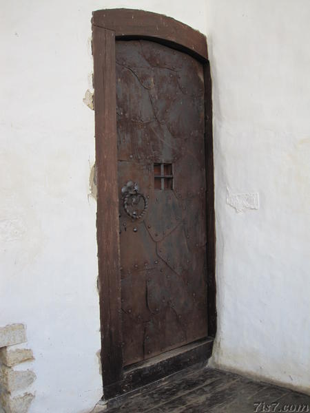 Purtse fortress door