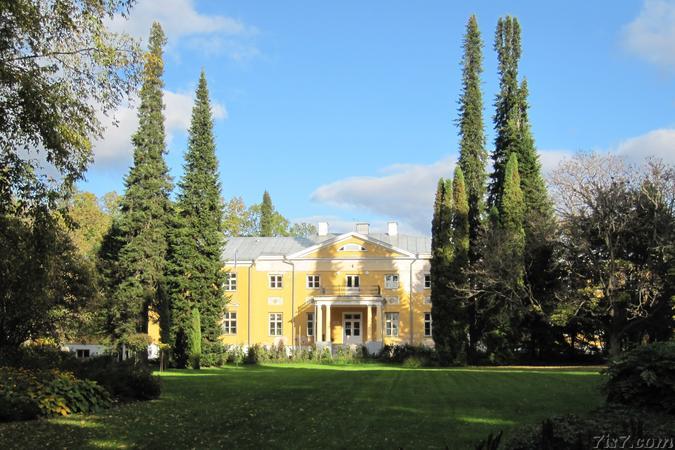 Räpina manor (back)