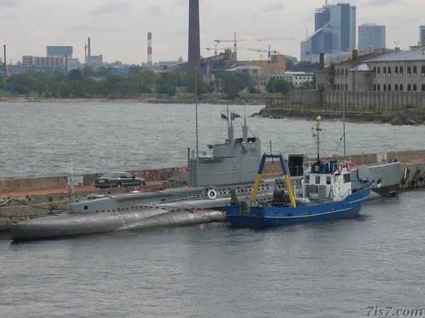 Submarine Lembit side