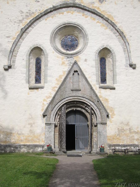 Valjala church door