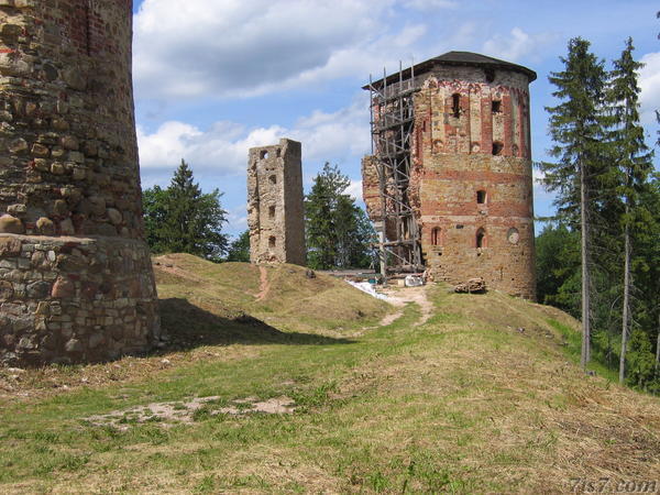Vastseliina castle ruins tower in 2007