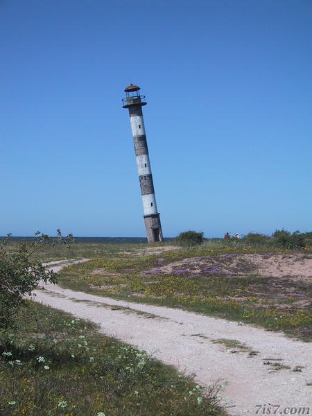 Road to the leaning lighthouse of Kiipsaar, Photo
