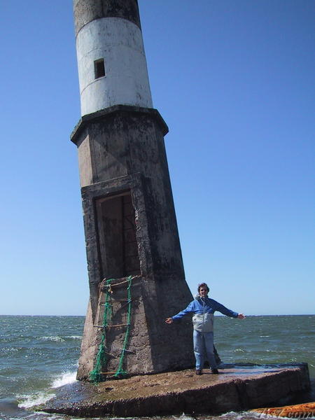 Kiipsaare lighthouse's sandless foundation