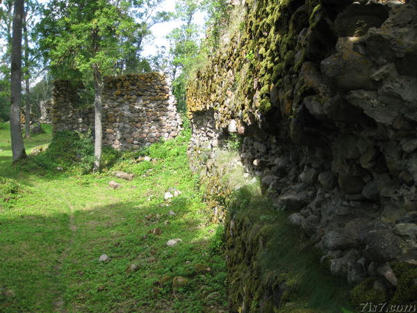 Helme castle ruins section of wall