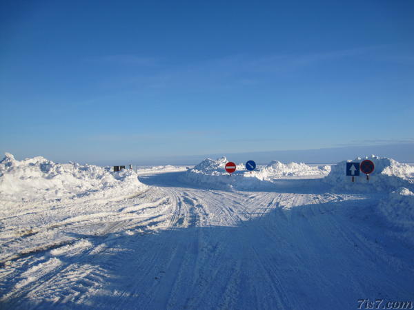 Beginning of the ice road from Hiiumaa to Saaremaa
