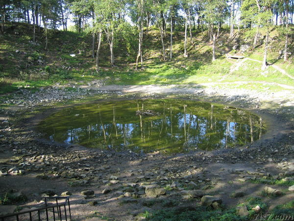 The Kaali meteorite crater nearly dry