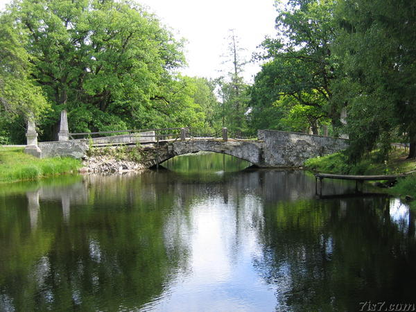 Koluvere Castle crumbling bridge