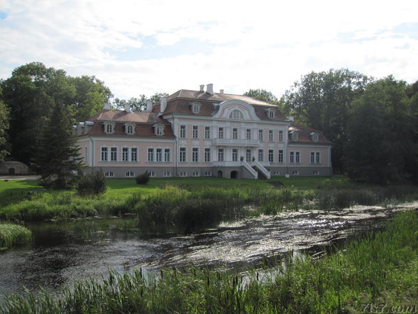 Laupa manor (river side)