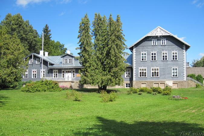 Front of Pärsti manor
