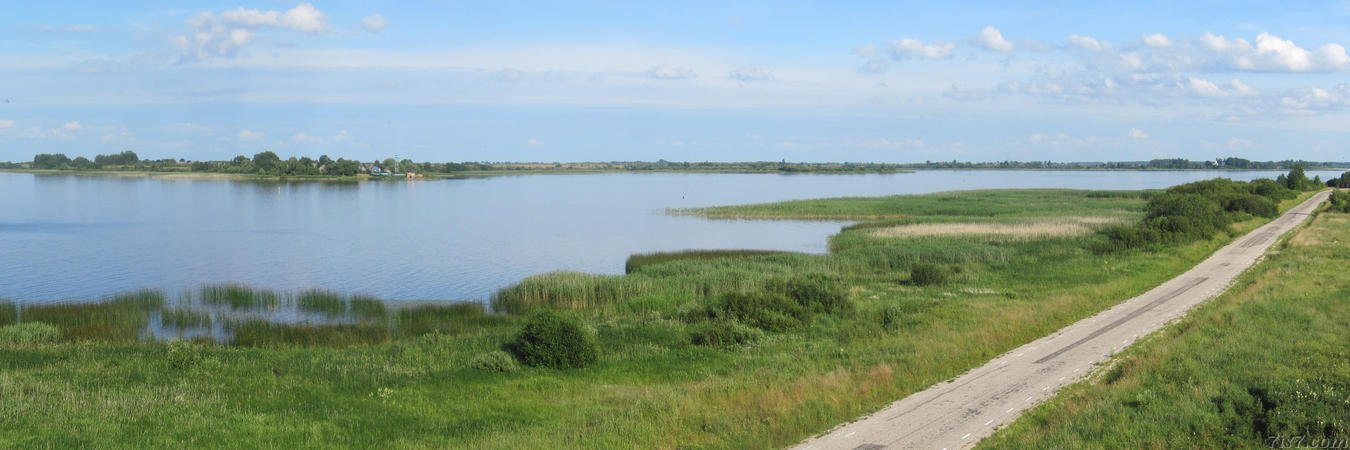 Panoramic view over the border lake