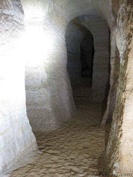 Photo inside Piusa sand caves