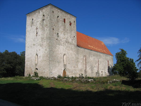 Pöide church seen from the side