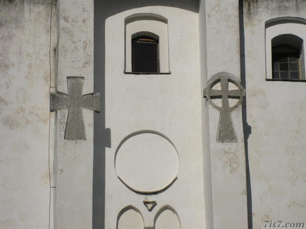 Crosses in the facade of Põlva Church