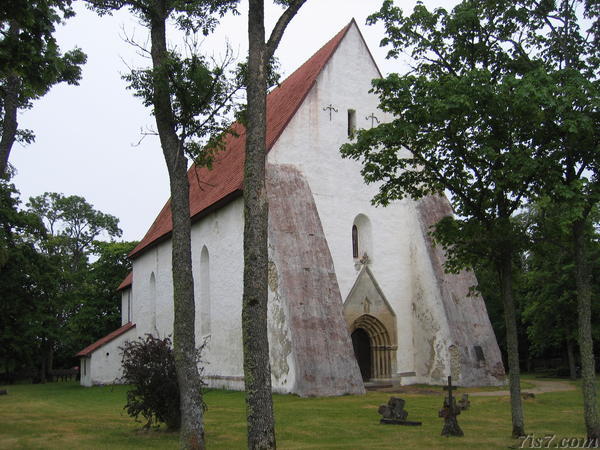 Ridala church with reinforcements