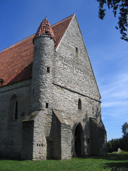 Saha Chapel facade from the side