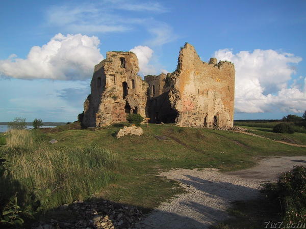 Toolse Castle Ruins, photo