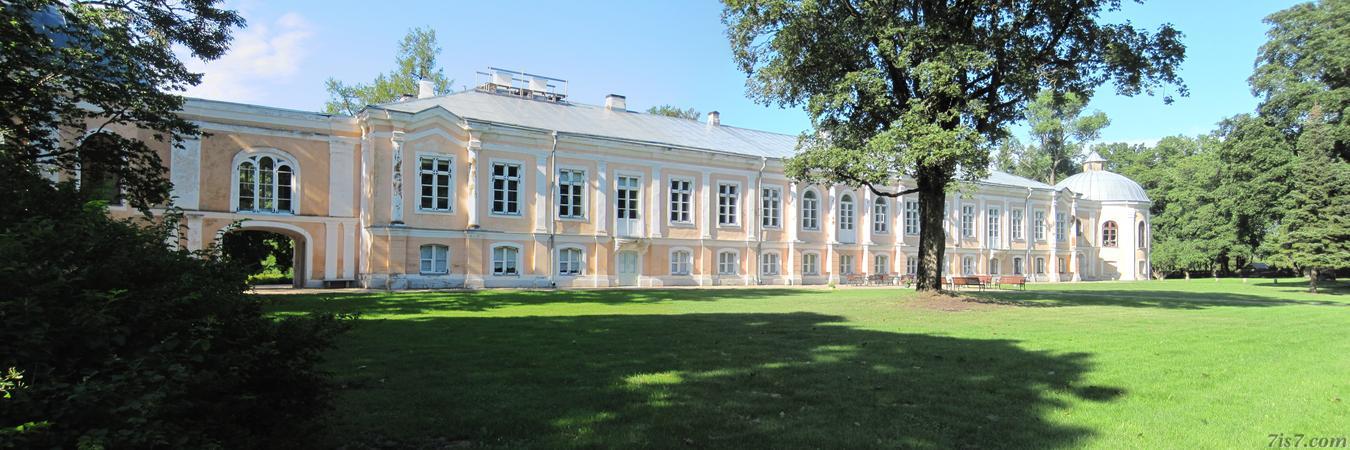 Vääna Manor back view