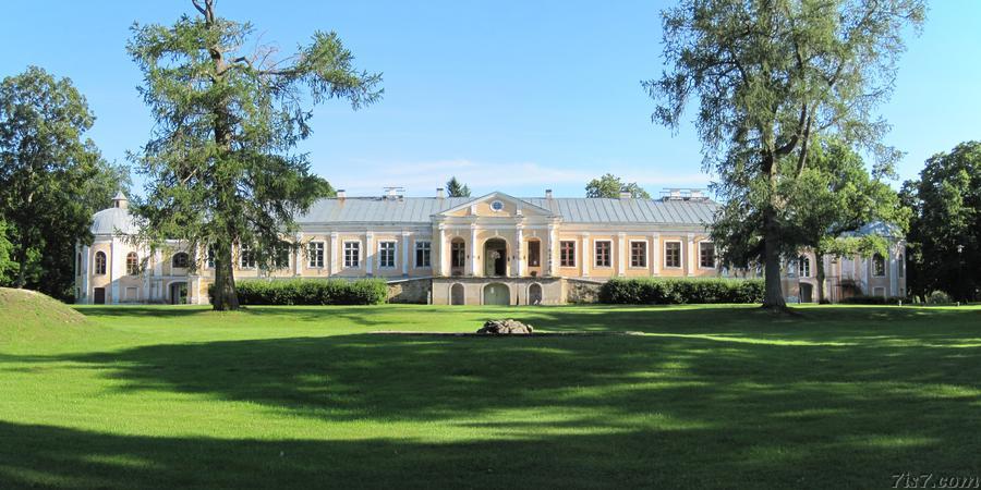 Vääna Manor front view