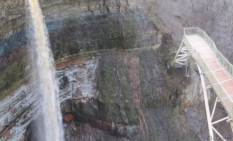 Valaste Waterfall viewing platform